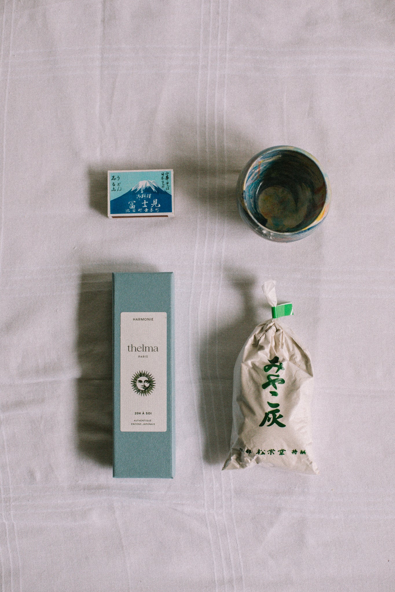 cendre blanche brule encens