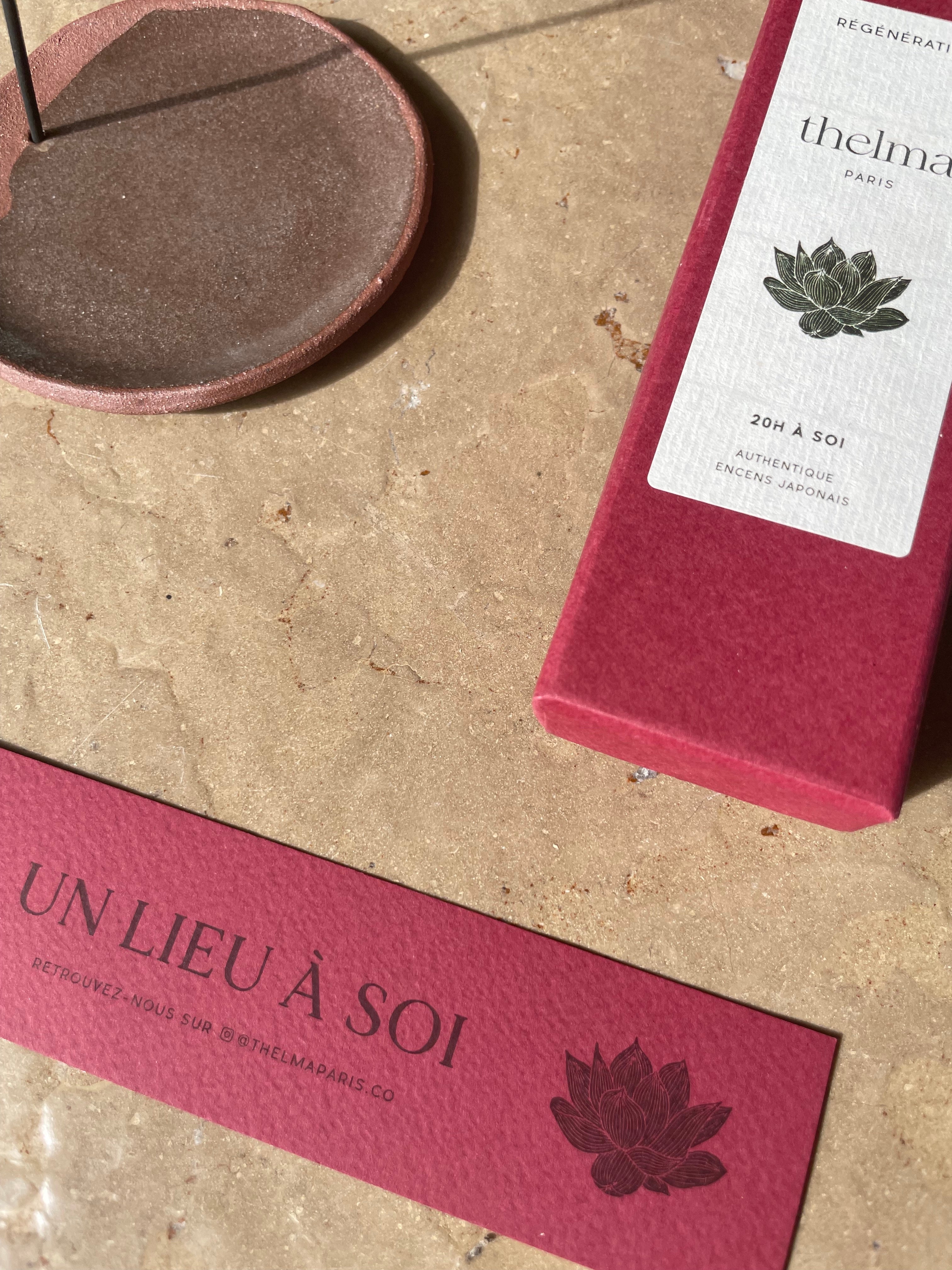 porte-encens marrons