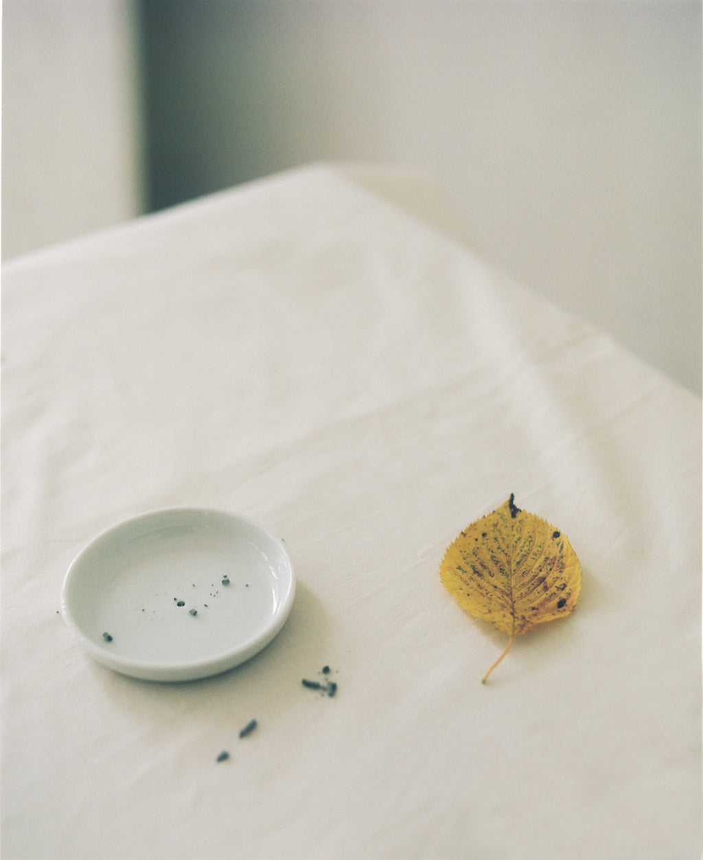 porte-encens blanc en porcelaine